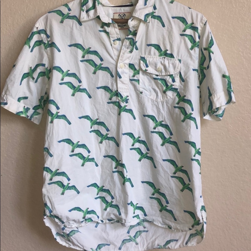 Men’s Casual Button Down Shirt!